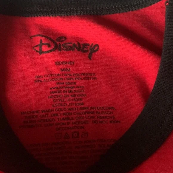 Red & Black Disney Tee size medium excellent condition - Picture 4 of 8